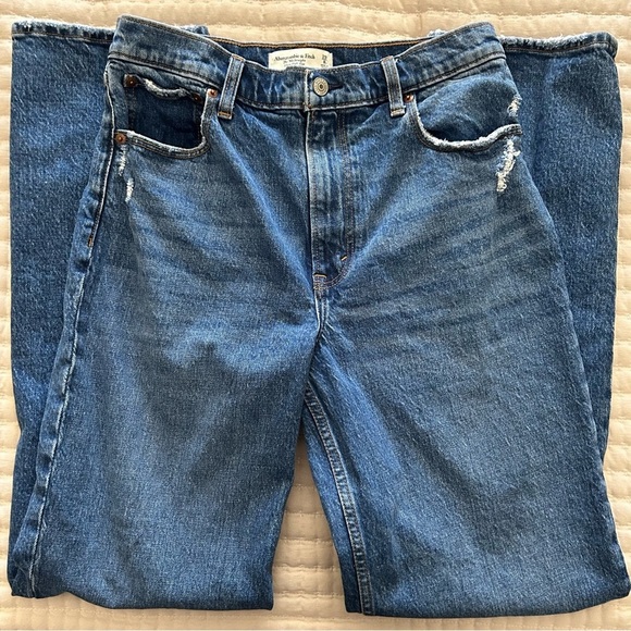 Abercrombie & Fitch The 90’s Slim Straight Ultra High Rise Distressed Jeans, 29L - Picture 6 of 9